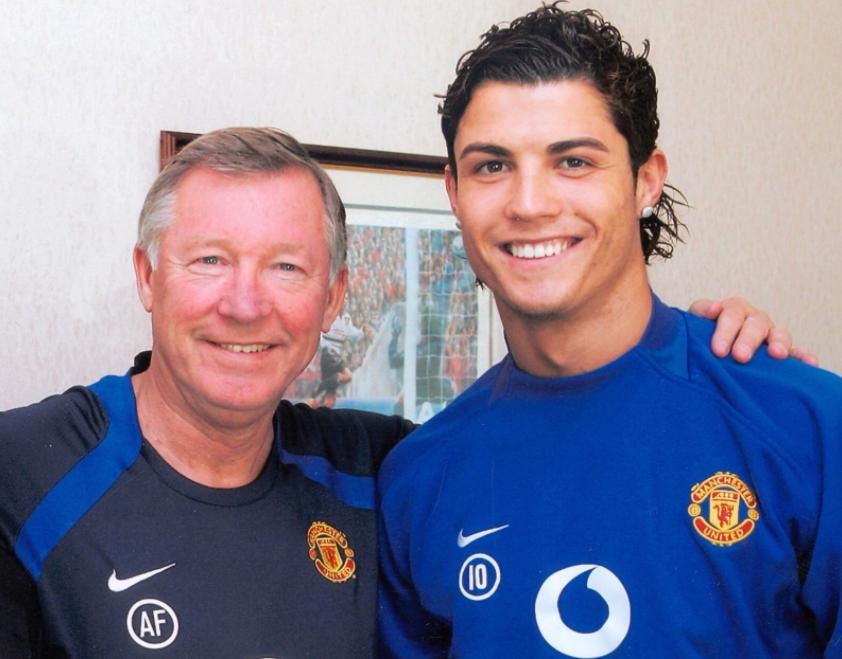 Ronaldo, Beckham cau nguyen Sir Alex mau qua con nguy kich hinh anh
