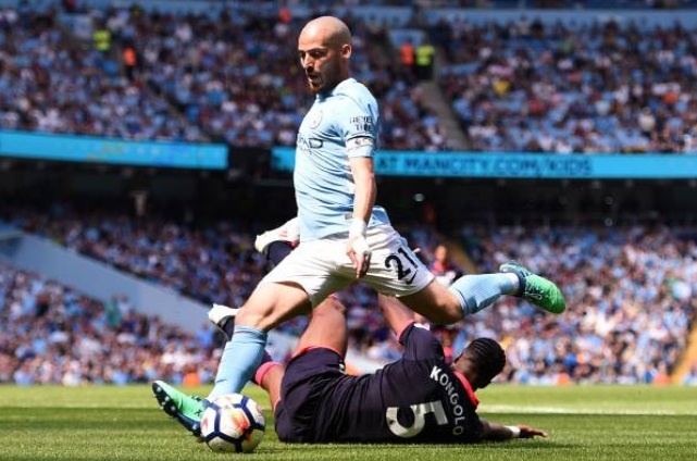 De Huddersfield cam hoa, Man City chua the pha vo ky luc diem so hinh anh