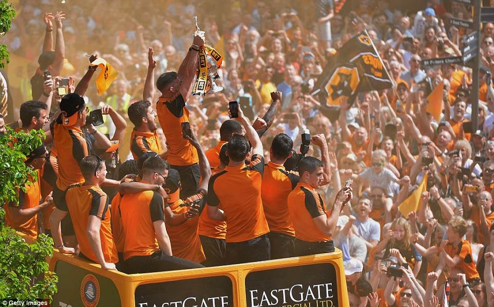 Wolverhampton thang hang Premier League anh 1