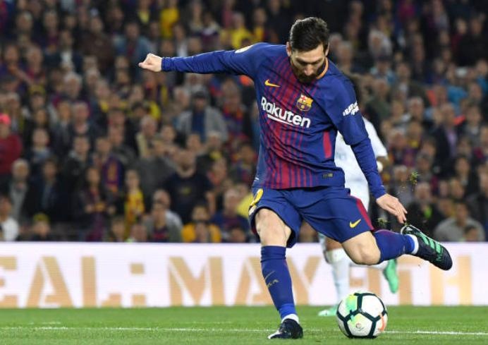 Ronaldo chan thuong anh 9