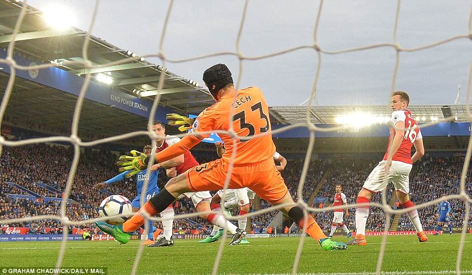 Arsenal thua Leicester anh 3