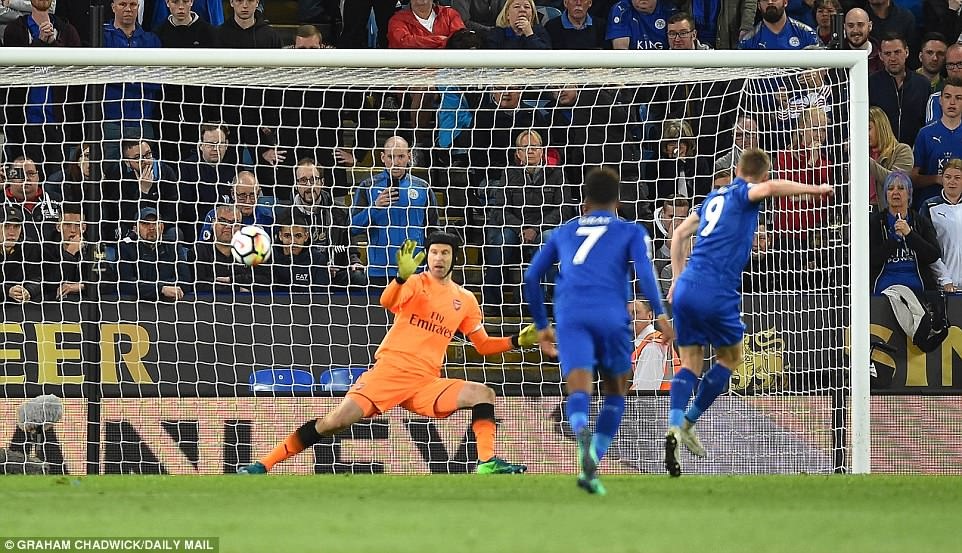 Arsenal thua Leicester anh 8