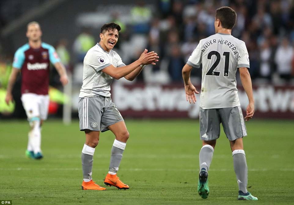 Man Utd hoa West Ham anh 7