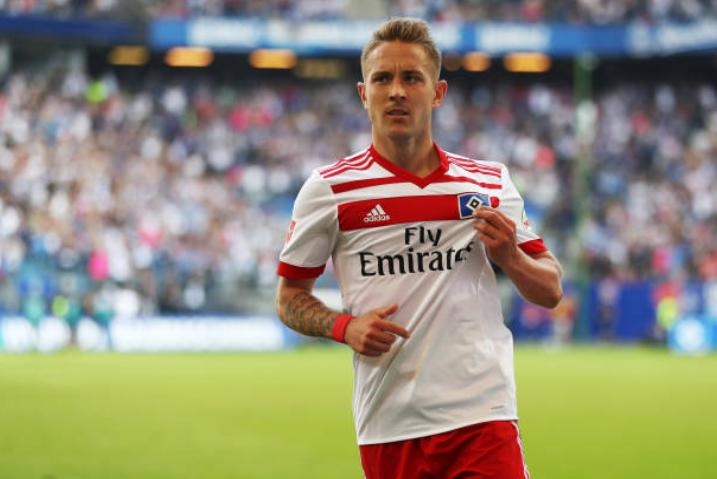 Bạo loạn trong ngày CLB xuống hạng Bundesliga ảnh 1 Bao loan trong ngay CLB xuong hang Bundesliga anh 1