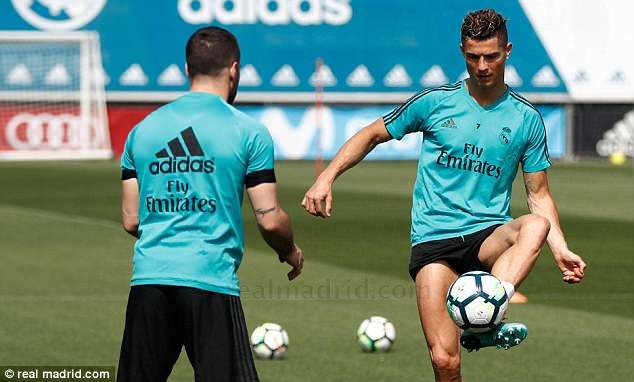 Ronaldo trở lại tập luyện ảnh 2 Ronaldo tro lai tap luyen anh 2