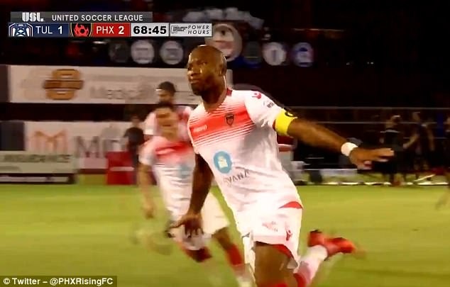 Drogba lap sieu pham da phat tu khoang cach gan 40 m hinh anh