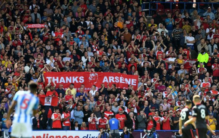Wenger cui chao CDV Arsenal lan cuoi gay xuc dong anh 4