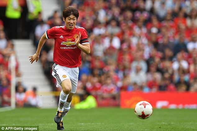 Park Ji Sung uong nuoc ech anh 2