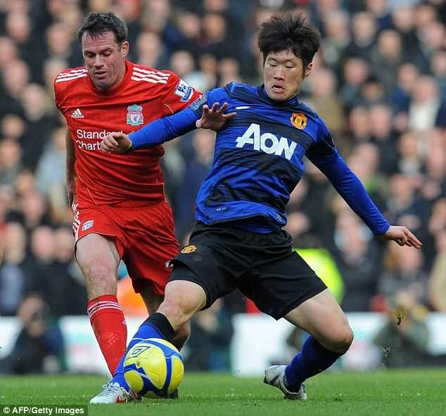 Park Ji Sung uong nuoc ech anh 1