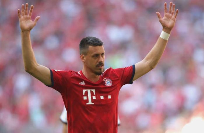 Khong duoc du World Cup, sao Duc bat khoc chia tay su nghiep quoc te hinh anh