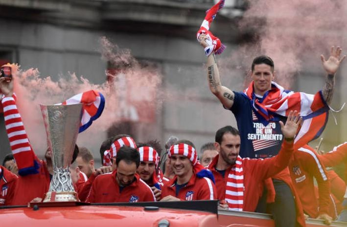 Torres nghen ngao trong le ruoc cup Europa League anh 6