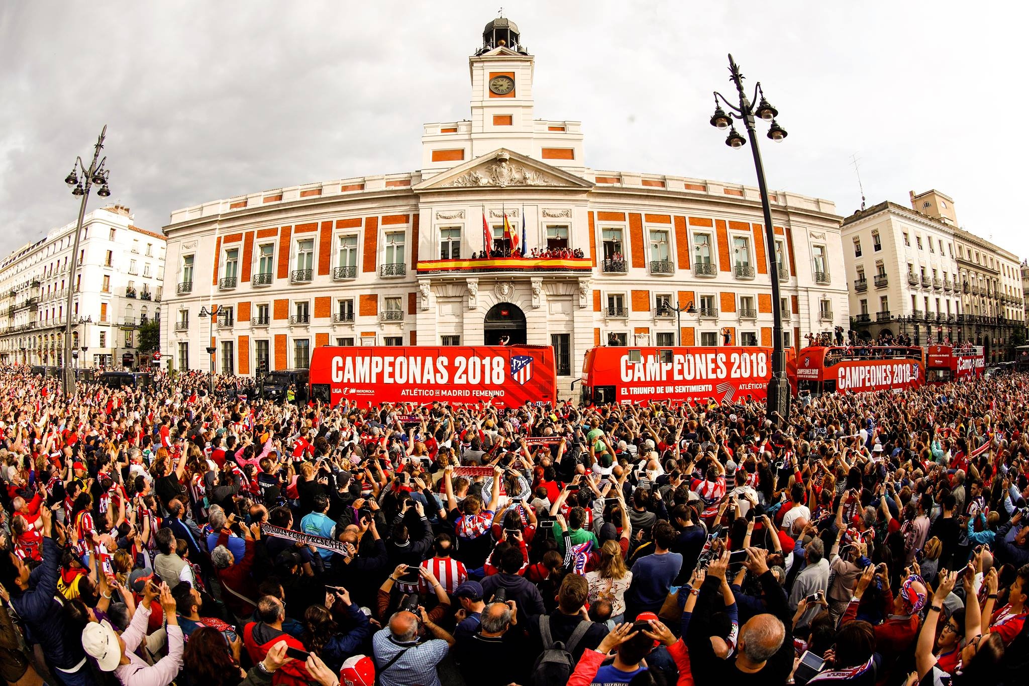 Torres nghen ngao trong le ruoc cup Europa League anh 2