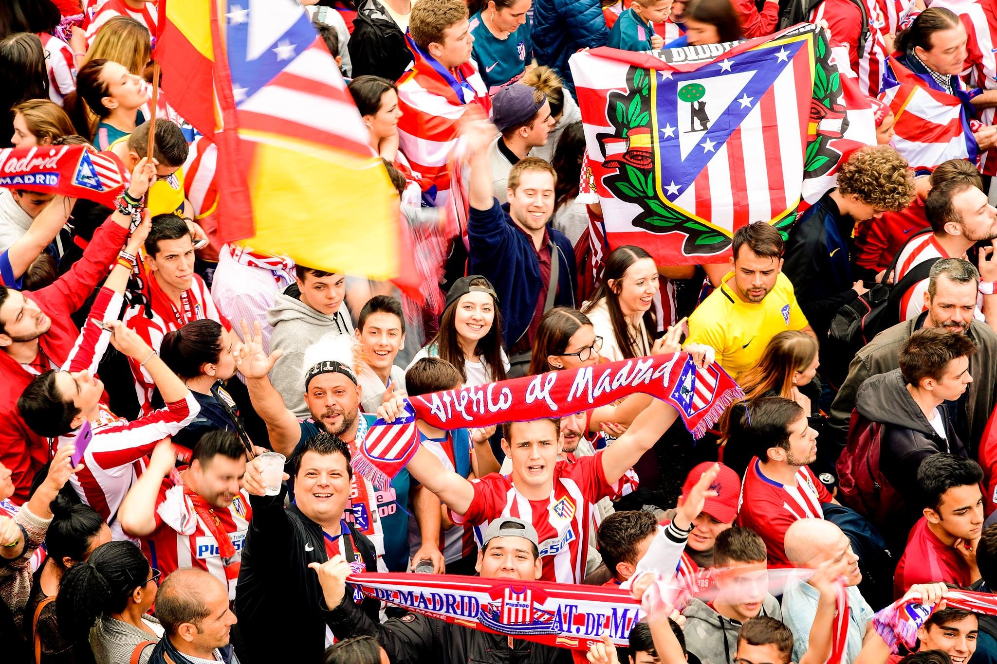 Torres nghen ngao trong le ruoc cup Europa League anh 7