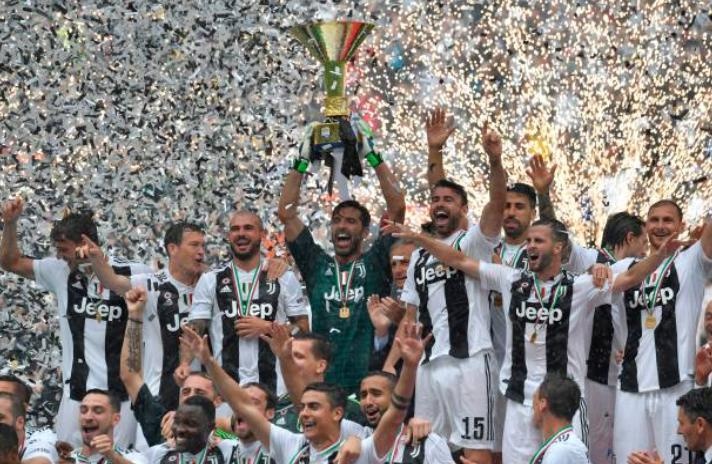 Buffon khoc nghen trong ngay chia tay Juventus anh 5