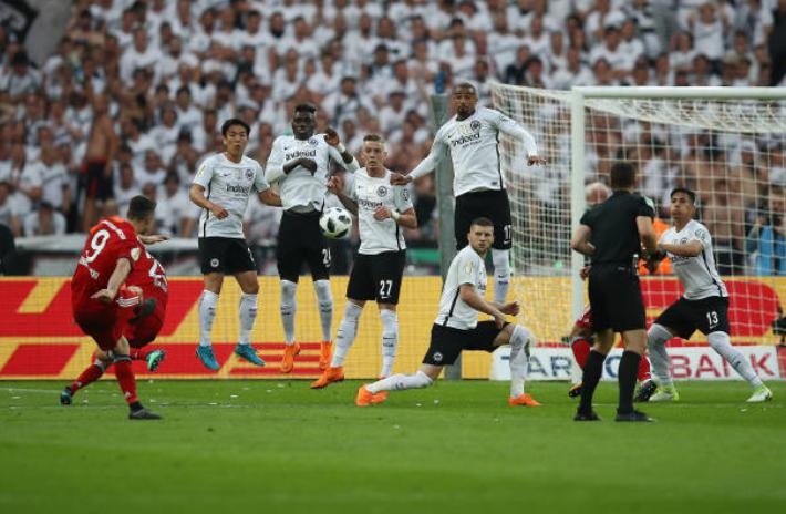 BAyern thua Frankfurt anh 2
