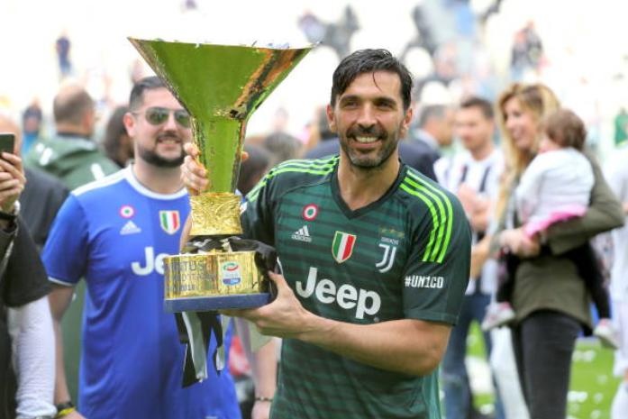 Buffon khoc nghen trong ngay chia tay Juventus anh 3