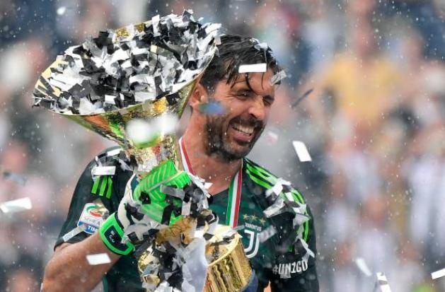Buffon khoc nghen trong ngay chia tay Juventus anh 4