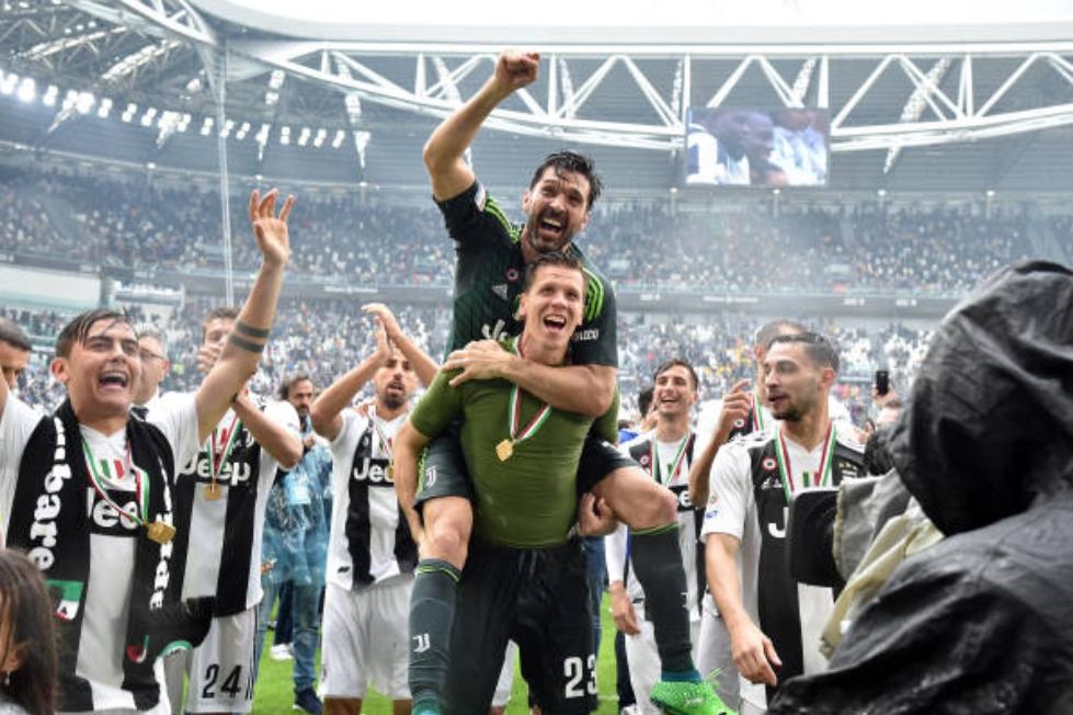 Buffon khoc nghen trong ngay chia tay Juventus anh 11