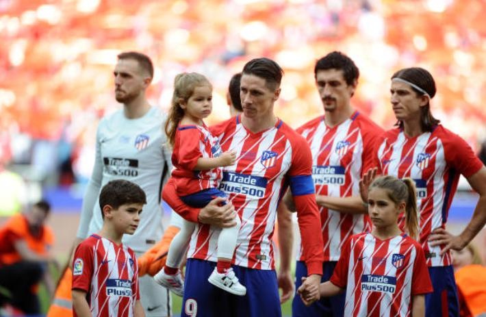 Torres lap cu dup trong lan cuoi khoac ao Atletico anh 1