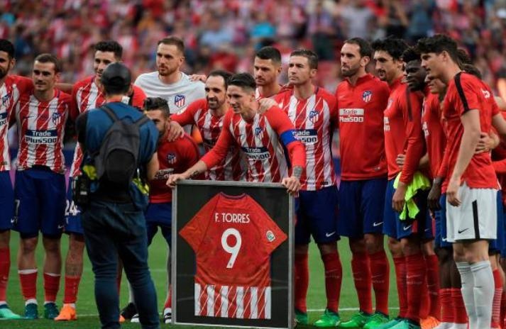 Torres lap cu dup trong lan cuoi khoac ao Atletico anh 12