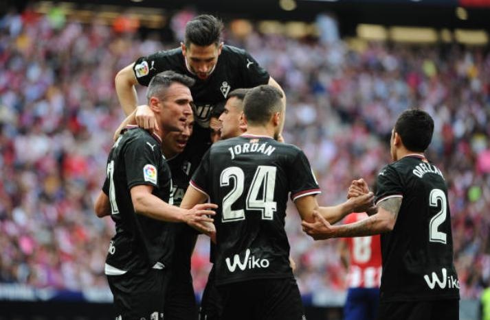 Torres lap cu dup trong lan cuoi khoac ao Atletico anh 9