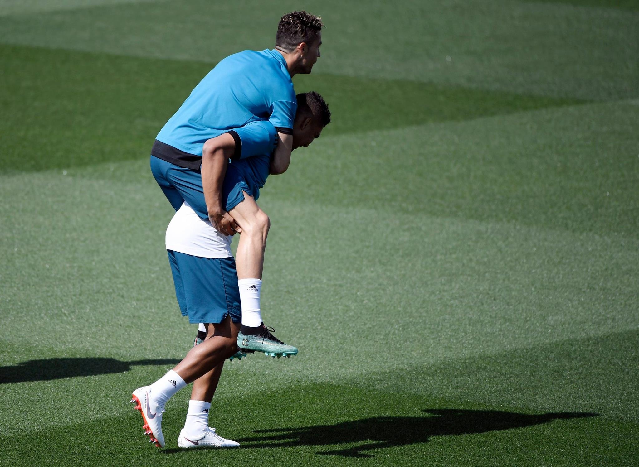 Real tap luyen chung ket C1 anh 9