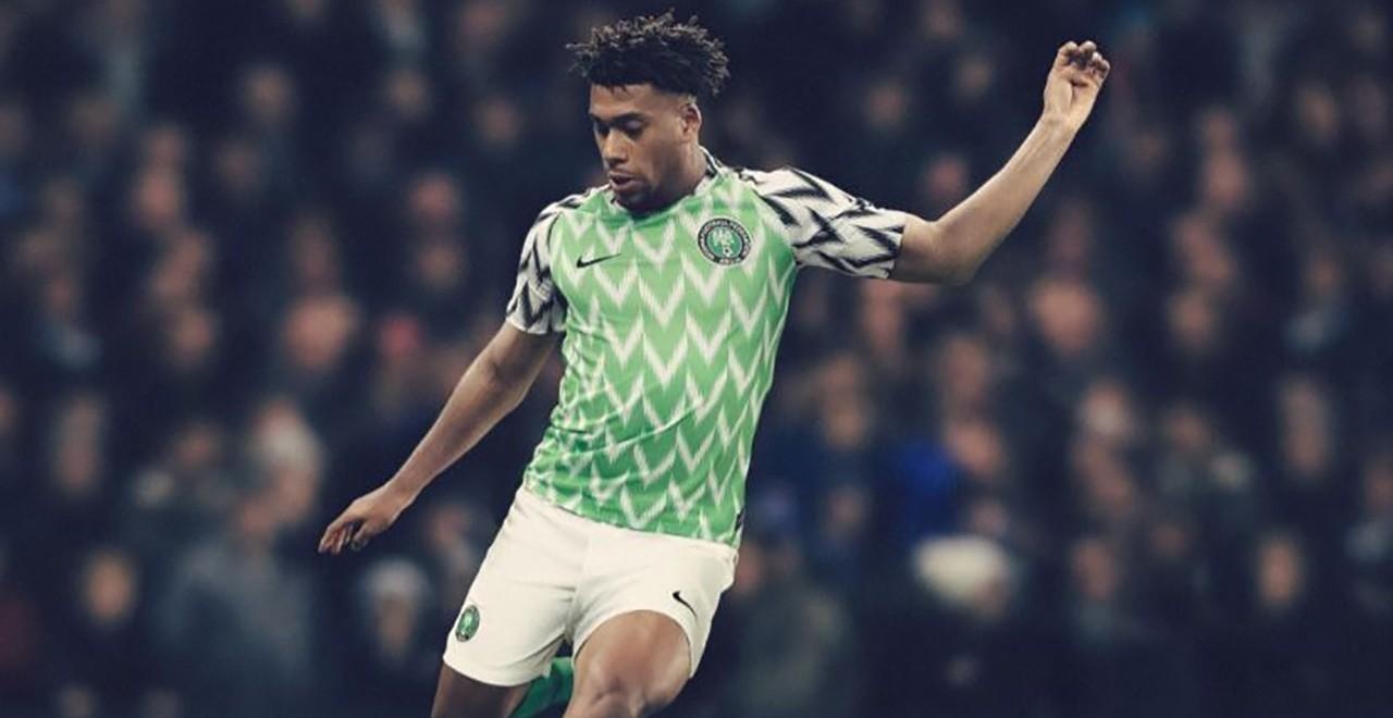 10 mẫu áo đấu đẹp nhất lịch sử World Cup ảnh 10 10 mau ao dau dep nhat lich su World Cup anh 10