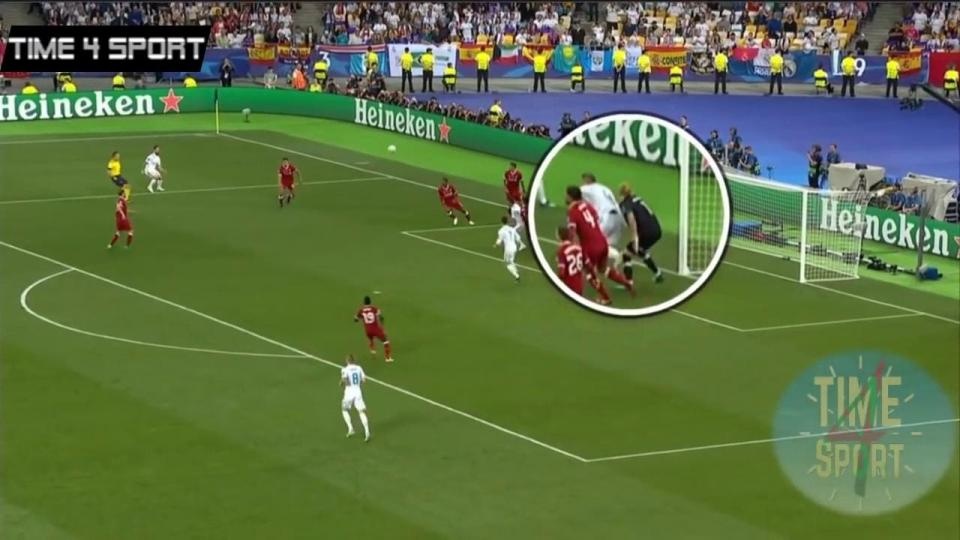 Loris Karius phải đi chụp chiếu đầu ảnh 1 Loris Karius phai di chup chieu dau anh 1