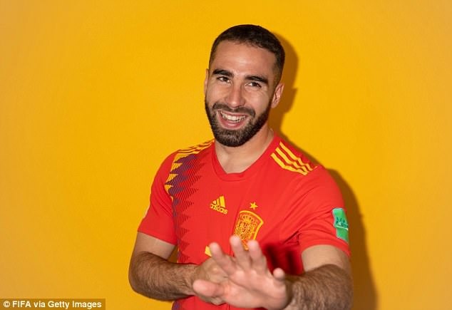 Ramos khoe hinh xam anh 7