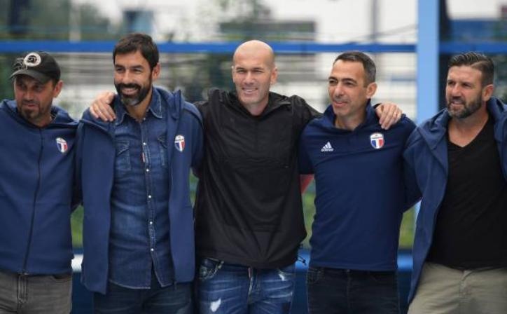 Zidane cung 'the he vang 98' ky niem 20 nam chien thang truoc Brazil hinh anh