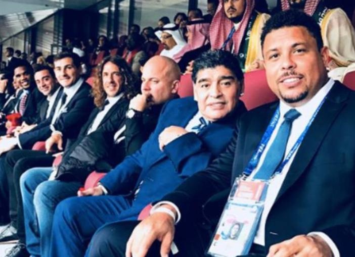 Ro 'beo' va dan huyen thoai te tuu trong ngay khai mac World Cup 2018 hinh anh