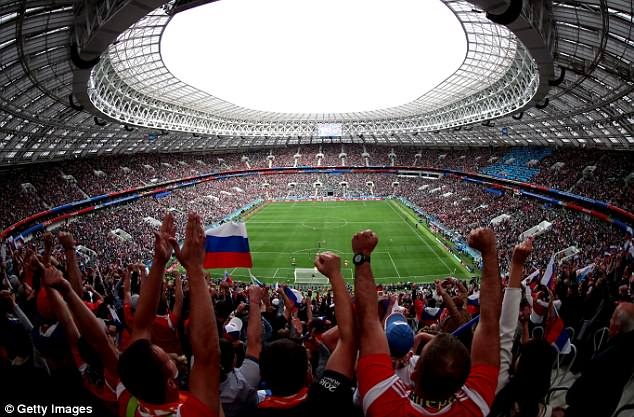 Tổng thống Putin bắt tay thái tử Saudi Arabia ảnh 6 Tong thong Putin bat tay thai tu Saudi Arabia anh 6