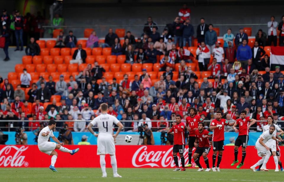 Khan gia quay lung voi tran Ai Cap - Uruguay anh 5