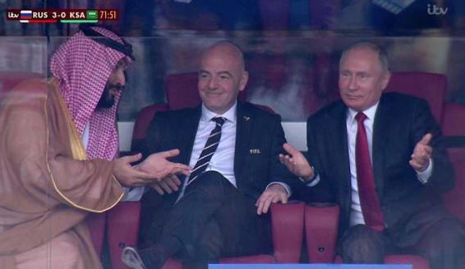 Tong thong Putin bieu cam hai huoc trong tran thang 5 sao cua Nga hinh anh