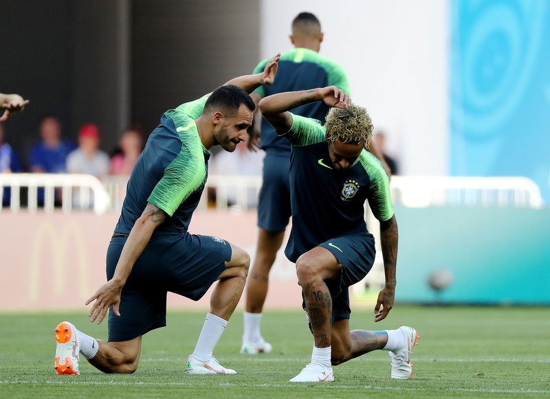 Neymar ra mat toc my tom anh 7