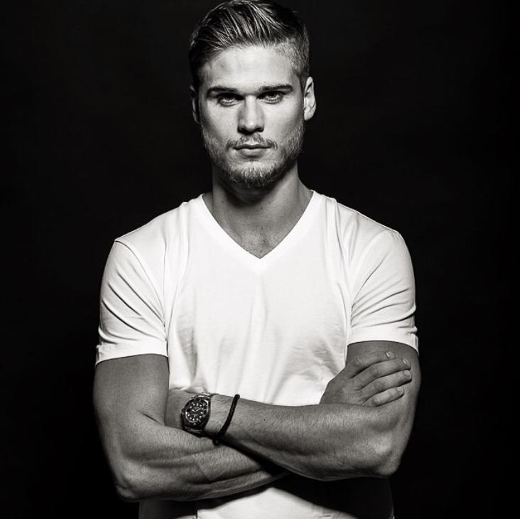 Tiền vệ người mẫu Iceland ảnh 8 Tien ve nguoi mau Iceland anh 8