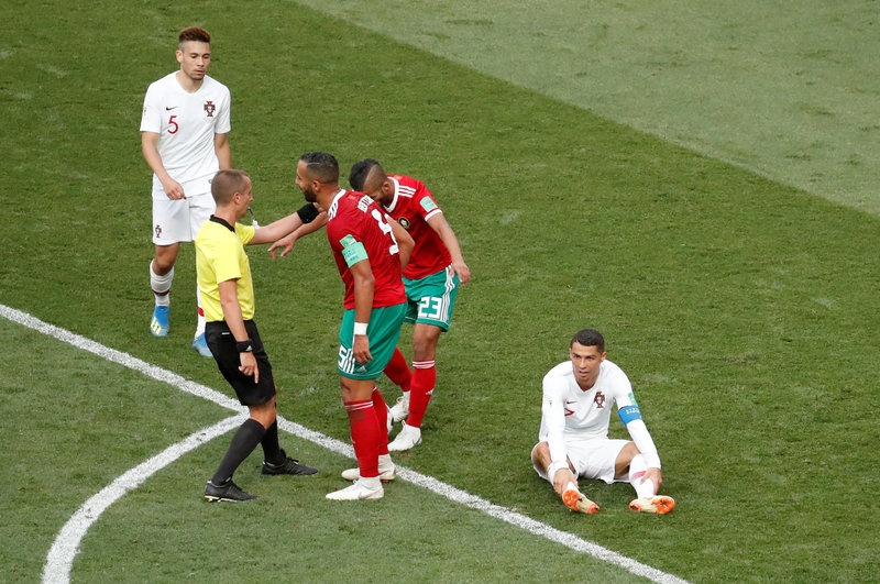 Morocco,  Ronaldo,  VAR,  trong tai VAR,  Mark Geiger,  World Cup 2018,  World Cup,  Cuu trong tai FIFA,  Dinh Van Dung,  mat lien lac VAR anh 2