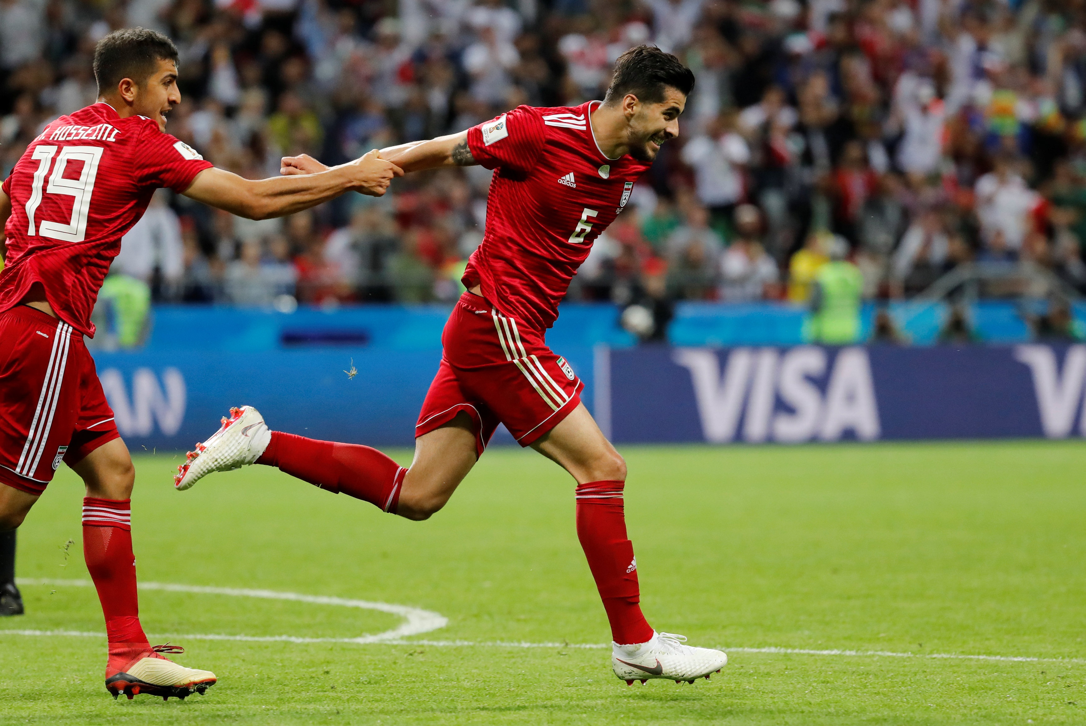 Iran an mung hut ban thang anh 2