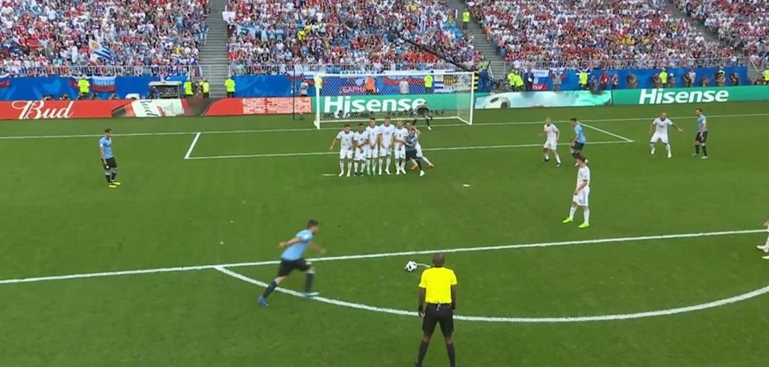 Cau thu Nga don duong cho Suarez da phat anh 3