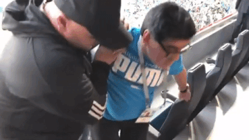 Maradona tut huyet ap, kho tho sau tran thang cua Argentina hinh anh