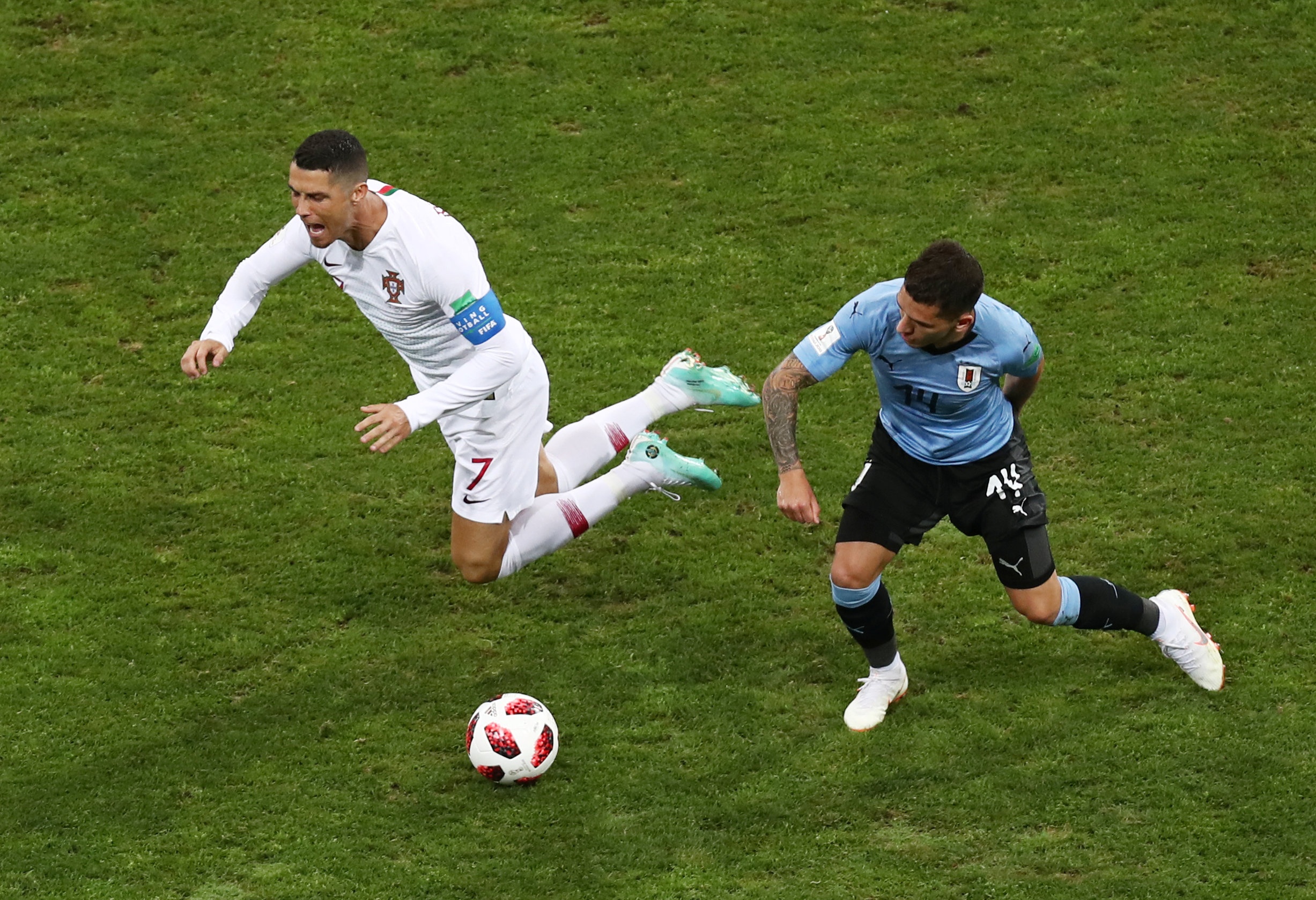 khoanh khac cuoi cung cua Ronaldo tai World Cup 20 anh 4