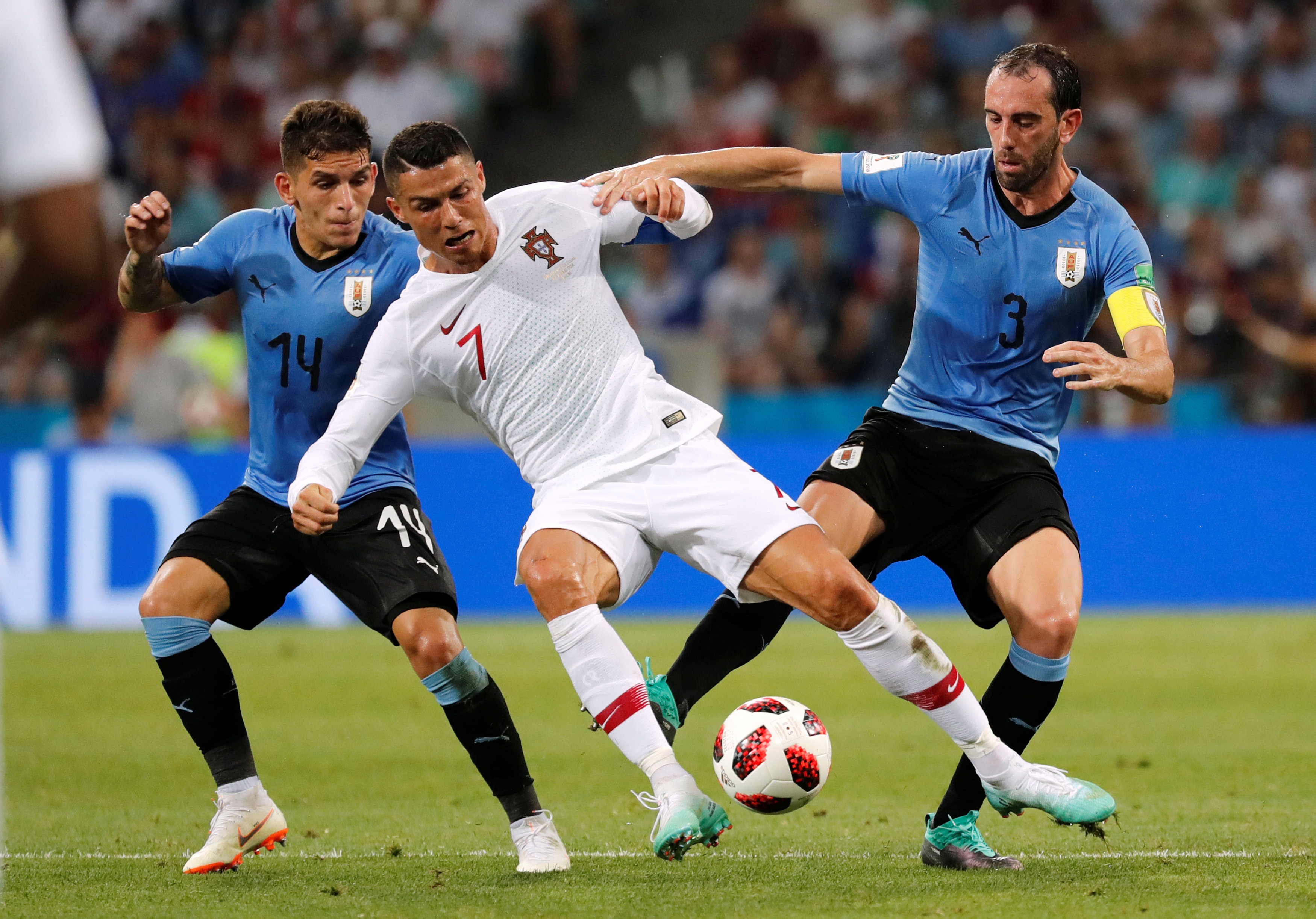 khoanh khac cuoi cung cua Ronaldo tai World Cup 20 anh 3