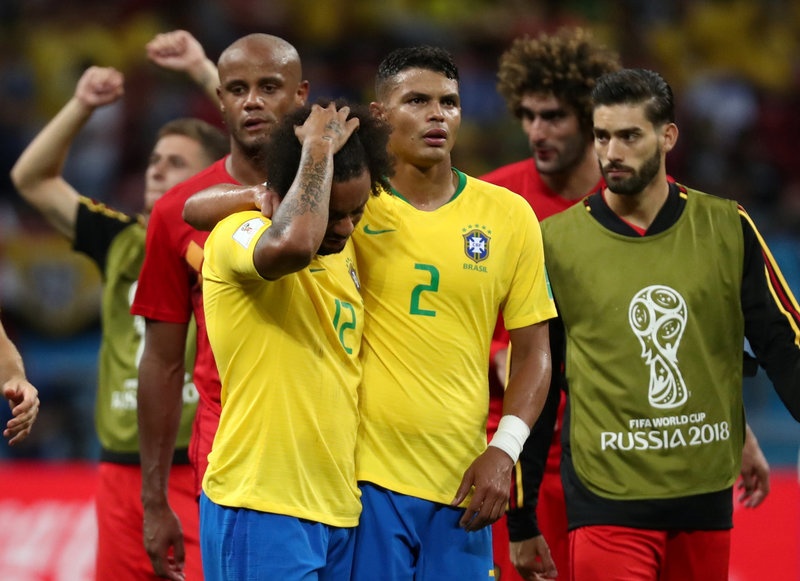 Neymar than tho,  cau thu Brazil cui dau anh 2