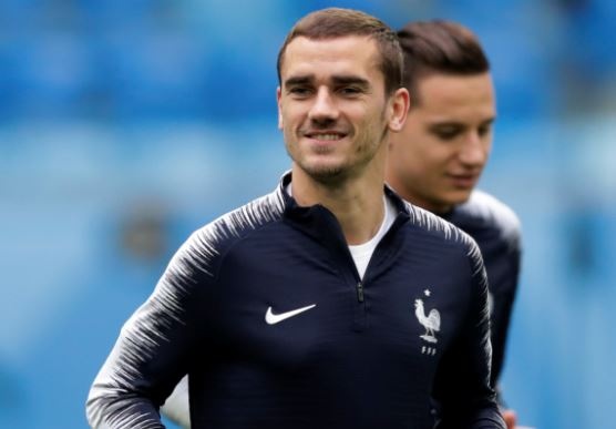 HLV Deschamps thuc giuc hoc tro tap luyen truoc dai chien Bi hinh anh