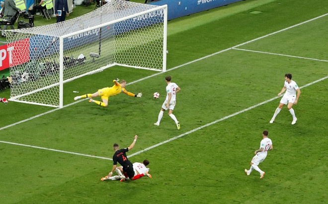 Anh: Chay nha,  su tu moi lo… mat meo anh 1