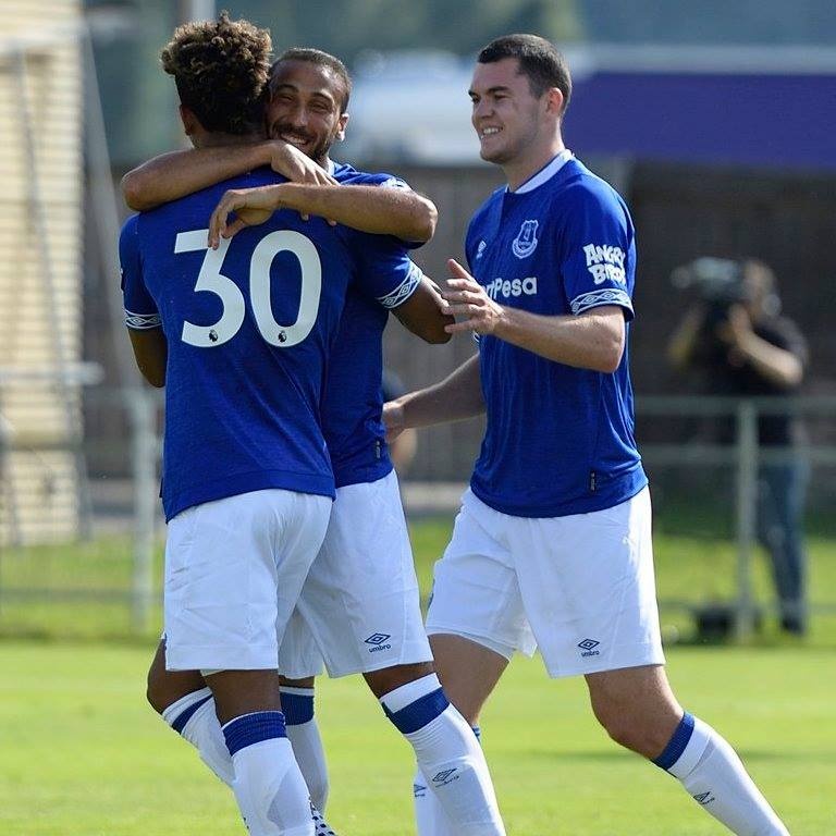 Everton thang giao huu 22-0 anh 1