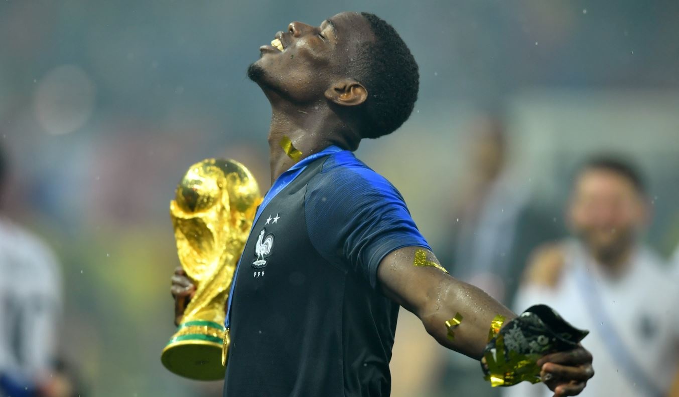 Pogba hat 'It's coming home' che nhao nuoc Anh hinh anh