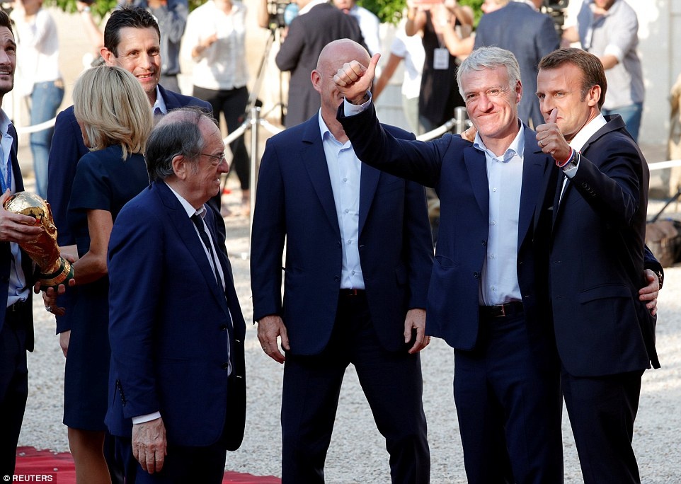 nua trieu nguoi tham du le dieu hanh cua Phap anh 15