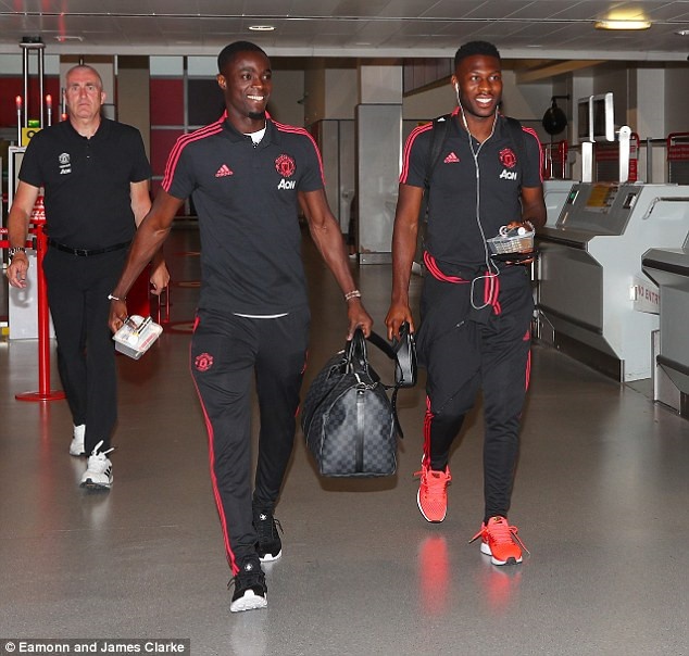 Ao dau Man Utd dat hon ve ca mua bayern anh 10