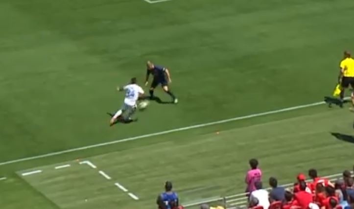 Luke Shaw bị cầu thủ MLS 'xâu kim' ảnh 1 Luke Shaw bi cau thu MLS 'xau kim' anh 1